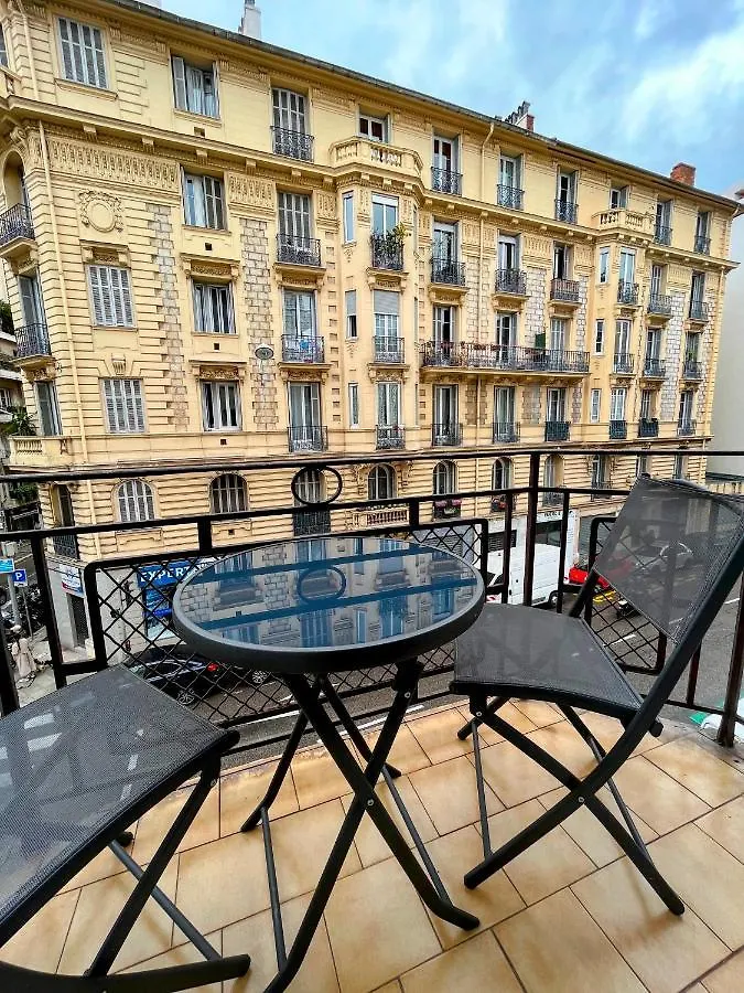 Apartment Sunshine Getaway - Stylish Studio In The Heart Of Nice