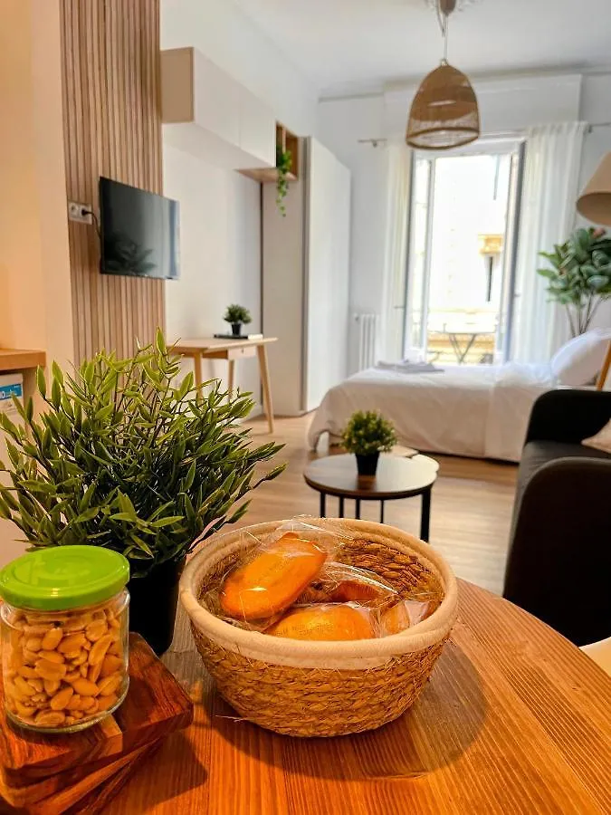 Sunshine Getaway - Stylish Studio In The Heart Of Nice France