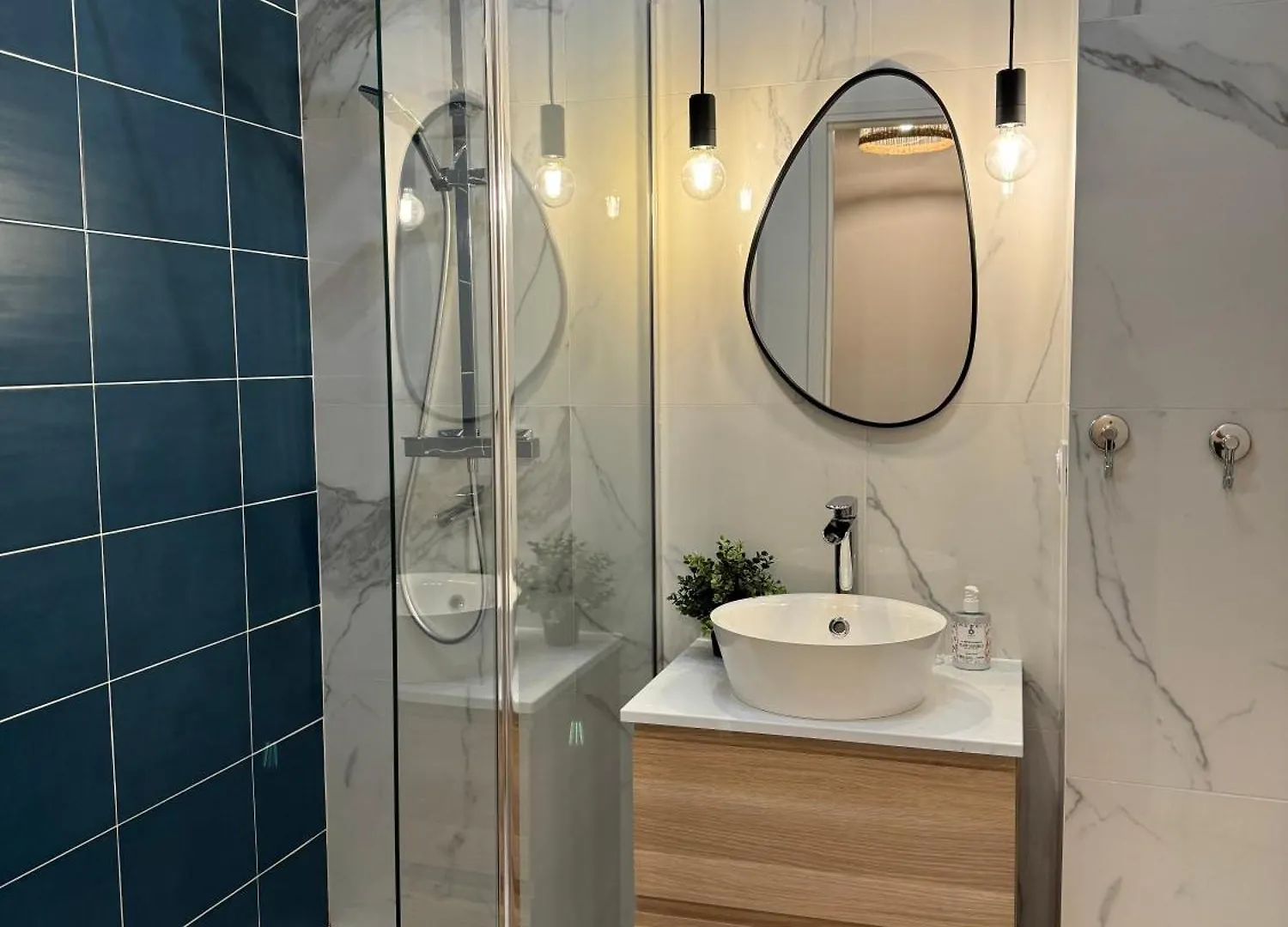 Sunshine Getaway - Stylish Studio In The Heart Of Nice 0*,  France