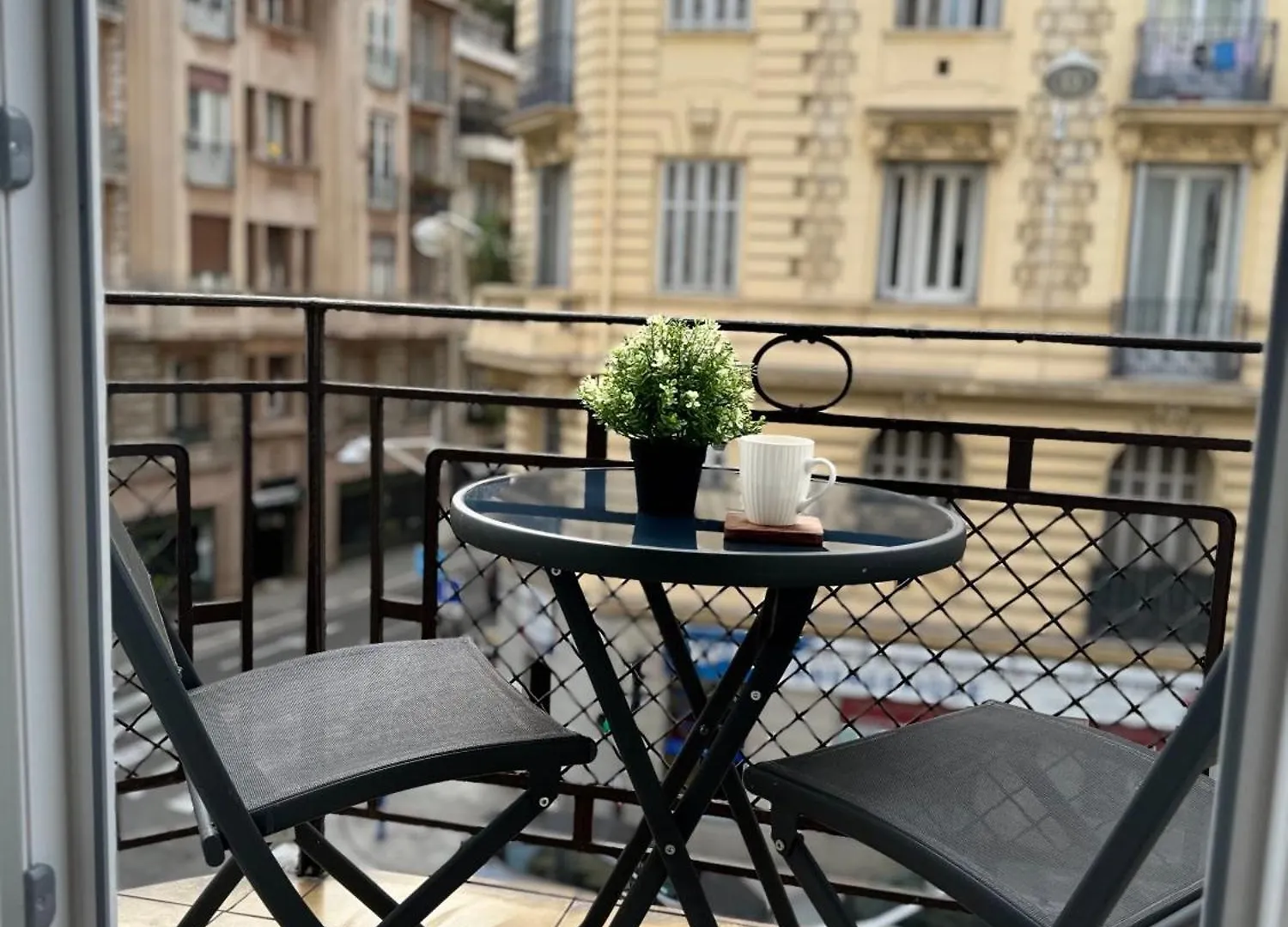 Sunshine Getaway - Stylish Studio In The Heart Of Nice Apartment